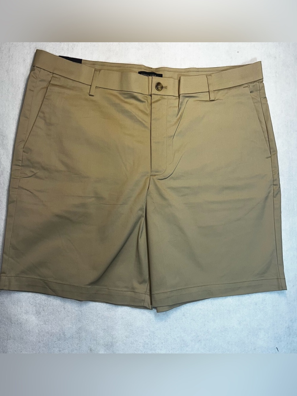 Banana Republic Stretch Chino Shorts Men’s Size 40 Khaki Quick Dry 9” Inseam NWT